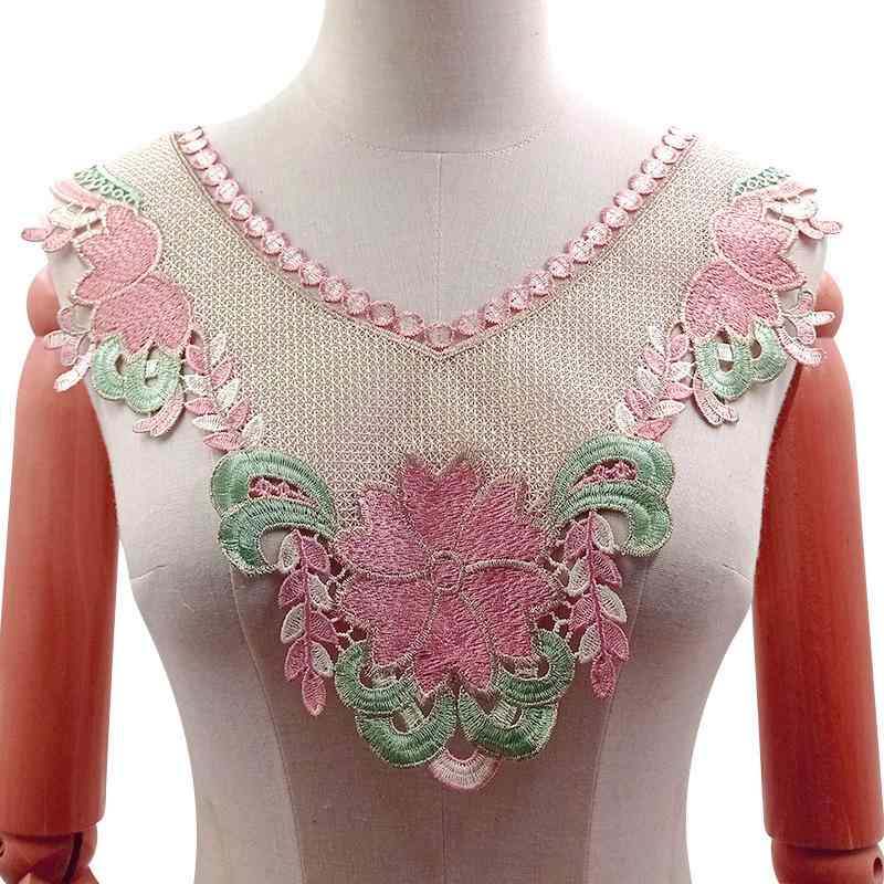 付け襟 レディース ブローチ 胸飾り 透かし彫り 立体 豪華 水溶性加工 ポリエステル 華やか アクセサリー ネックウェア かわいい きれいめ エレガント ピンク ブラウン フォーマル パーティー レース 刺繍入り