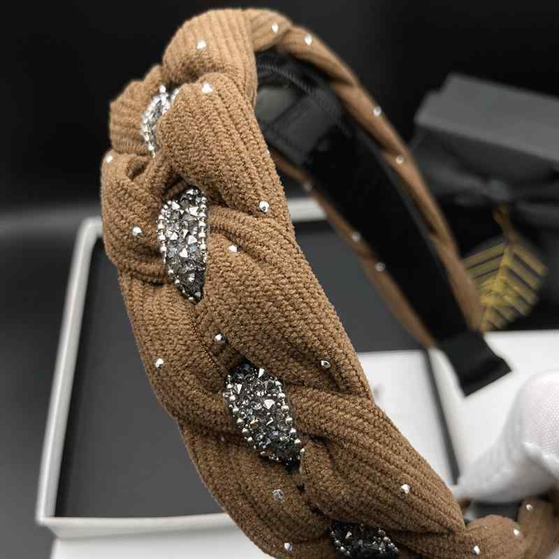 ・カテゴリ: ヘッドドレス・素材: 毛糸・加工: ハンドメイド・スタイル: ラグジュアリー、コンミューター・カラー: ブラック、ブラウン・対象: レディース