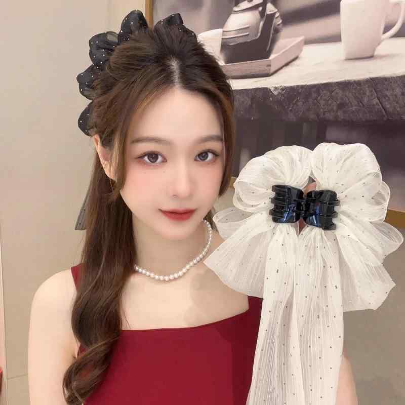 Hair Clips - バンスクリップ レディース 春夏 チュール メッシュ ロングリボン ちょう結び 上品 エレガント 高級感 大人かわいい フェミニン ハンドメイド 普段使い 結婚式 オフィス 黒 アイボリー 韓国 髪留め 飾り まとめ