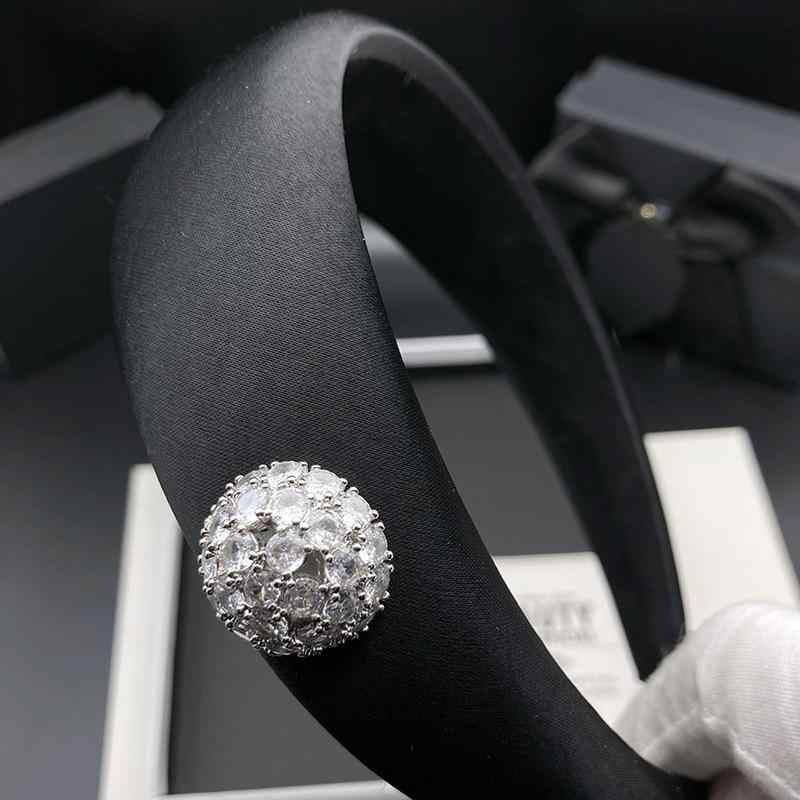 ・カテゴリ: ヘッドアクセサリー・スタイル: ラグジュアリー、コンサバ・素材: 布・加工: ハンドメイド・カラー展開: ブラック・対象: レディース