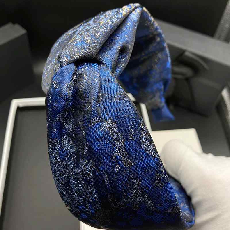 カチューシャ レディース ブルー 青 マーブル 太め ワイド 幅広 小顔効果 髪留め 洗顔用 まとめ髪 ヘアバンド ヘアアクセサリー 上品 エレガント 高級感 大人 かわいい 通勤 普段使い 春夏 布製 ハンドメイド