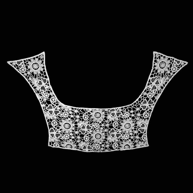 つけ襟 レディース 再生繊維 レース 刺繍 花柄 モチーフ 透かし彫り 立体 アクセサリー 婦人服 ドレス フォーマル 普段使い 40代 白 黒 ホワイト 清楚 上品 高級感 きれいめ デコレーション エレガント
