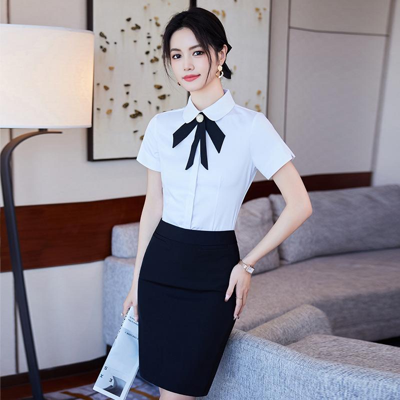 乐天商城 - シャツ レディース ブラウス トップス 事務服 制服 セットアップ 上下セット スカート 膝丈 半袖 丸襟 ピーターパンカラー リボン 切り替え ポリエステル 無地 スリム 春夏 清潔感 上品 高級感 事務 受付 通勤 白 ライトブルー ボタン
