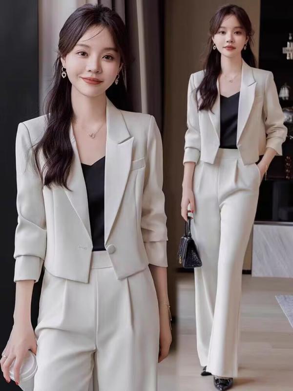 スーツ レディース セットアップ テーラードジャケット ショート丈 ワイドパンツ 春秋 通勤 オフィス フォーマル きれいめ 上品 エレガント 高級感 小柄 ホワイト ブラック グレー 30代 ポリエステル 長袖 無地 アウター 体型カバー