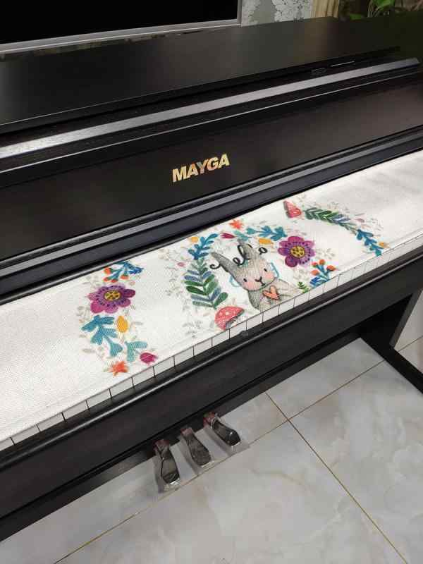 ピアノカバー 88鍵盤 電子キーボード 保護 防塵 布製 汚れ対策 傷ガード ホコリ除け 北欧風 おしゃれ かわいい ウサギ シカ ゼブラ アニマル柄 インテリア 雑貨 通気素材 高耐久 お手入れ簡単 楽器アクセサリー 用品