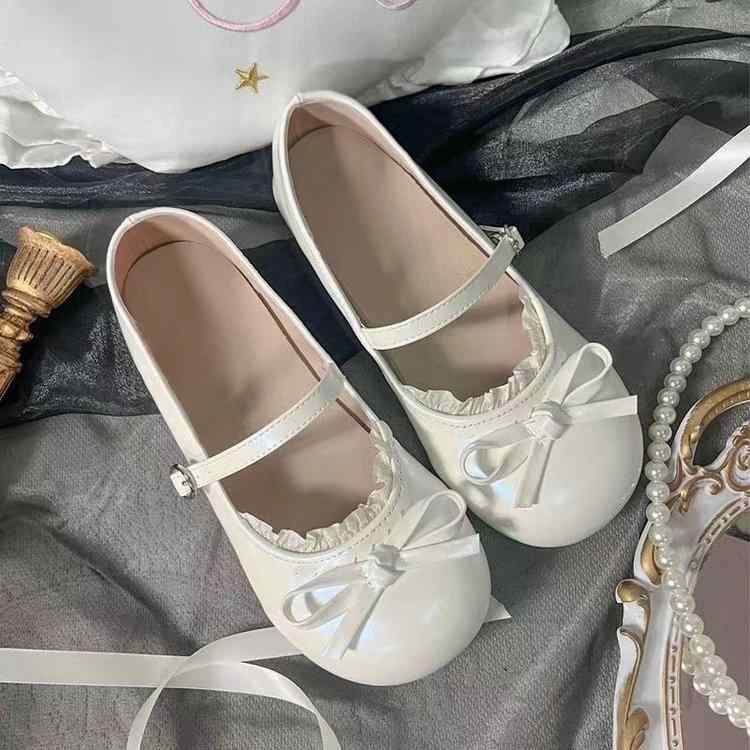 パンプス レディース フレンチ風 レトロ ベージュ マット ラウンドトゥ リボン ローファー 3-5cm チャンキーヒール 合成革 歩きやすい 疲れにくい スリッポン 普段使い 通勤 上品 オールシーズン