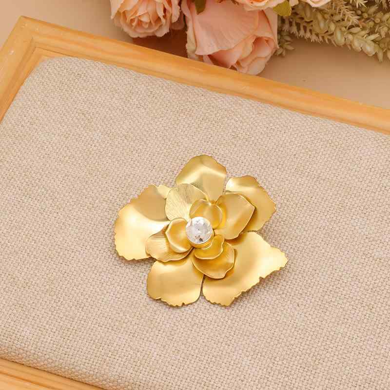 ブローチ レディース コサージュ 花 フラワー 金属 立体感 花びら 電気メッキ加工 襟 留め具 ピン 高級感 上品 エレガント 結婚式 通勤 普段使い ゴールド マットゴールド ホワイトゴールド 秋冬