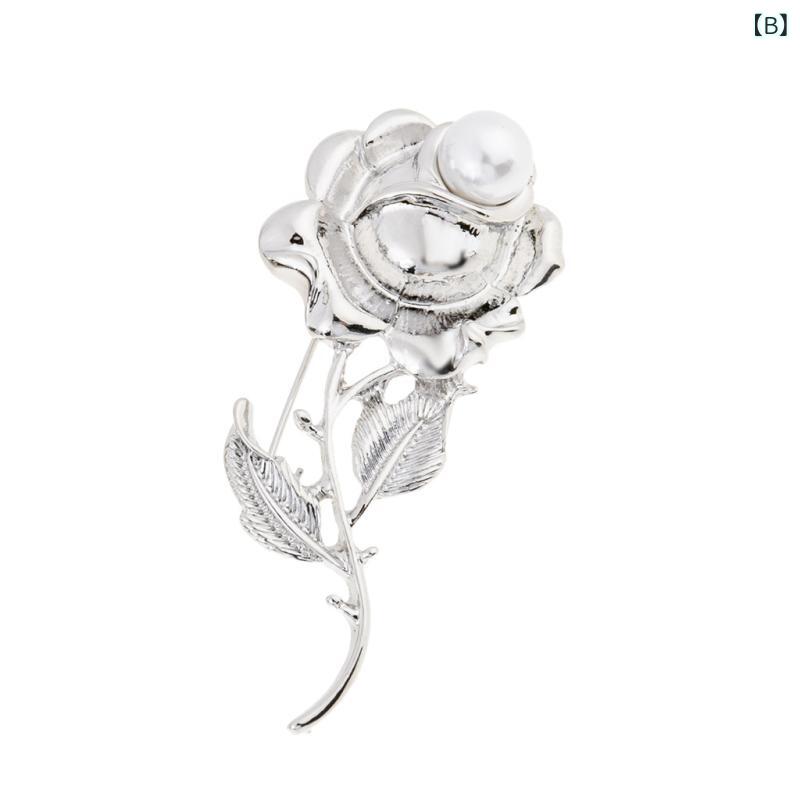 フロントップ楽天市場店のブローチ レディース 薔薇 バラ 花 フラワー パール パール風 電気メッキ加工 合金 高級感 エレガント 清楚 金 銀 秋冬 パーティー 結婚式 入学式 アクセサリー コサージュ 飾り ピンバッジ 上品 華やか｜アングル3