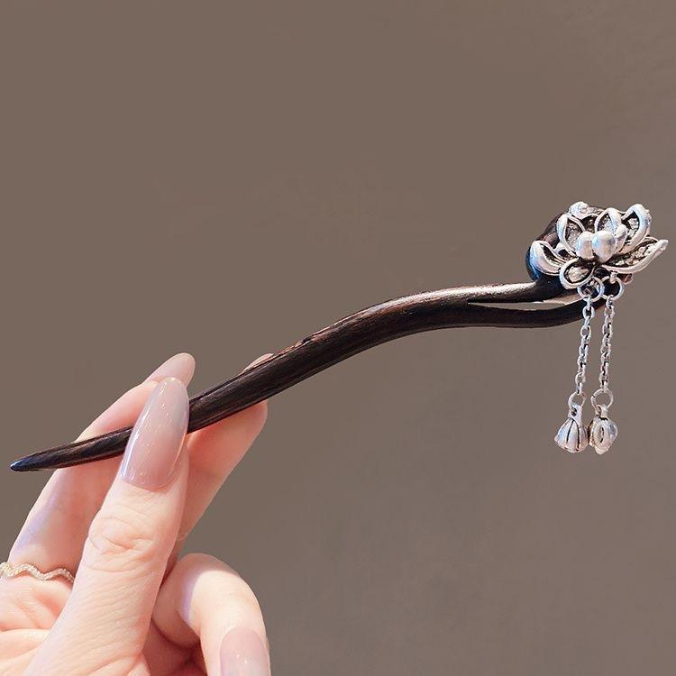 ・カテゴリ: ヘッドドレス・スタイル: 古風・素材: 木・モチーフ: 花・ギフトシーン: 結婚祝い、誕生日、旅行記念、祝日、引越し祝い、展示会、広告宣伝、従業員福利厚生、周年記念、ビジネスギフト、開院・開店祝い、表彰記念、広報企画・カラー: 古銀蓮花