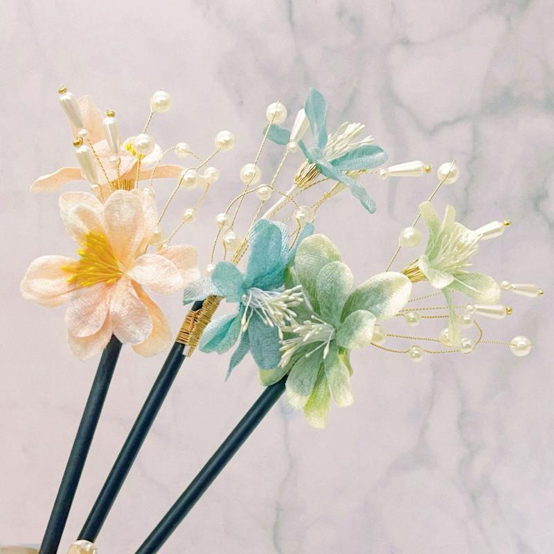 ・カテゴリ: ヘッドドレス・スタイル: モダン・チャイニーズ・素材: 木・: 花柄・用途: 結婚祝い、誕生日、旅行記念、新築・引越し祝い、展示会、販促品、福利厚生、周年記念、ビジネスギフト、開店祝い、記念品、イベント企画・モチーフ: 花・カラー展開: グリーン、ブルー、ピンク