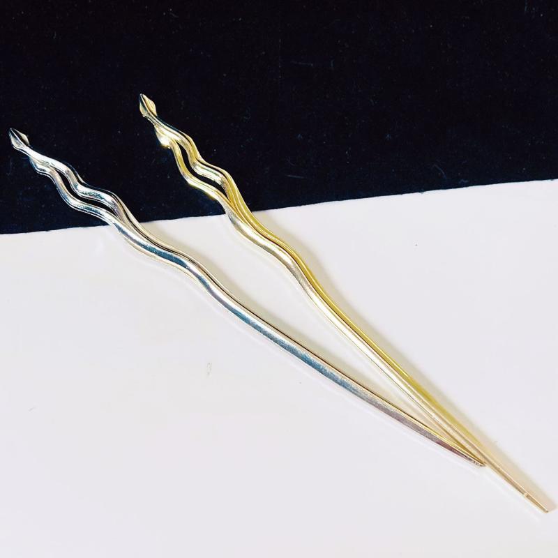 ・カテゴリ: ヘアアクセサリー・スタイル: シンプル・素材: 合金・: 幾何学型・加工工程: 電気メッキ・ギフトシーン: 結婚式、誕生日、旅行記念、祝日、新築祝い、展示会、販売促進、福利厚生、周年記念、ビジネスギフト、開会式、記念品、広報企画・カラー展開: ゴールド、シルバー