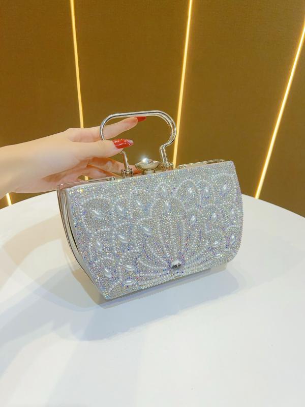 パーティーバッグ レディース クラッチ ハンド 鞄 カバン ミニポーチ ラインストーン ビジュー 結婚式 披露宴 フォーマル お呼ばれ ドレス 合成革 シルバー ブラック ゴールド 春夏 高級感 コンパクト スクエア型 横型