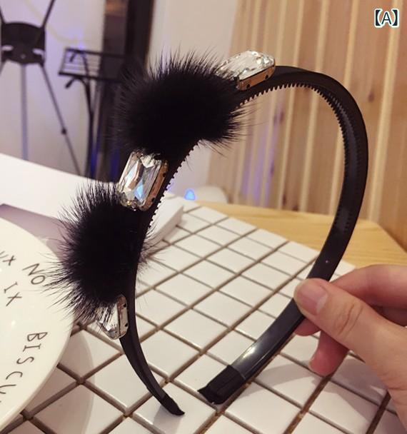 Rakuten - カチューシャ レディース 秋冬 ハンドメイド ミンクファー ポンポン ビジュー 幅広 櫛 滑り止め 韓国 クリスタル ラインストーン ジルコニア 髪飾り 華やか 上品 大人かわいい 普段使い お呼ばれ