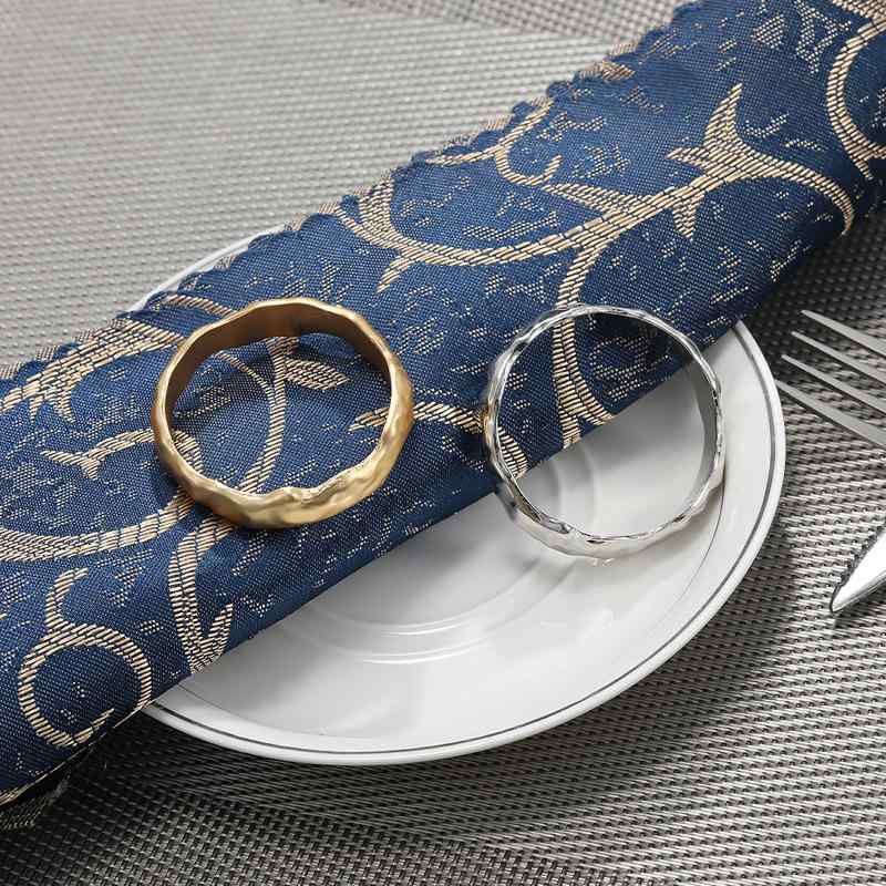 ナプキンリング ナプキンホルダー ナプキン留め シンプル 合金 金属 電気メッキ加工 高級感 ホテル 業務用 結婚式 テーブルコーディネート 卓上演出 雑貨 小物 シルバー ゴールド ホワイト 円形 丈夫 錆びにくい 装飾 おしゃれ