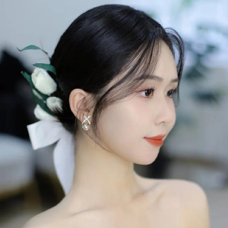 ・カテゴリ: ヘアアクセサリー・スタイル: 韓国・素材: 布地・種類: カチューシャ、ヘアバンド・タイプ: レディース・: 花・おすすめのシーン: 結婚式・柄: チェック・カラー: ワインレッド、ホワイト・の要素: 花、リボン