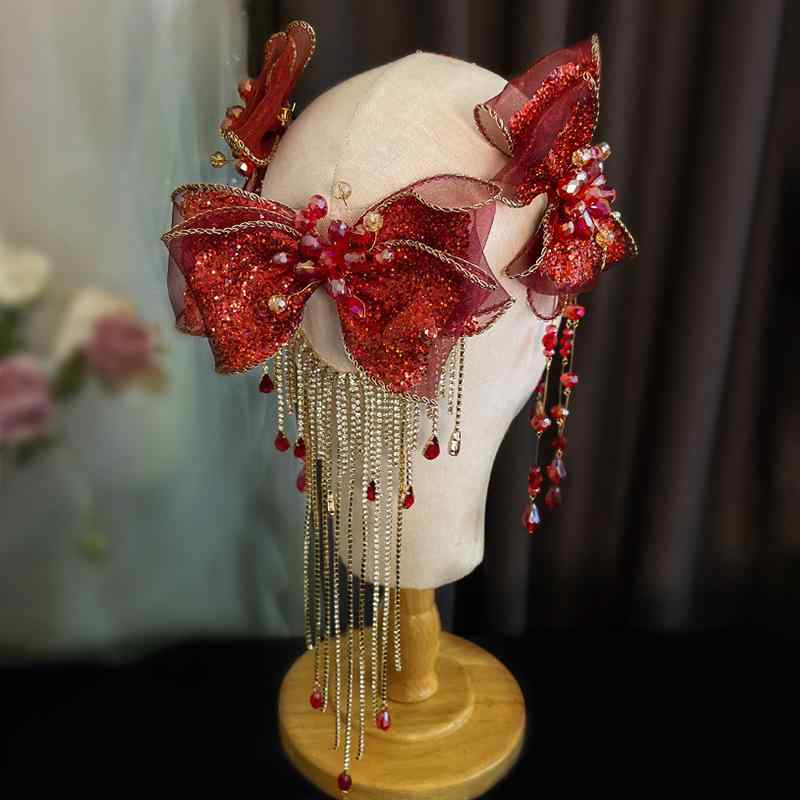 髪飾り レディース ヘッドドレス リボン シフォン 蝶結び タッセル 額チェーン クリップ 結婚式 披露宴 パーティー ブライダル 撮影用 赤 レッド クリスタル ラインストーン キラキラ 高級感 フラワー 秋冬