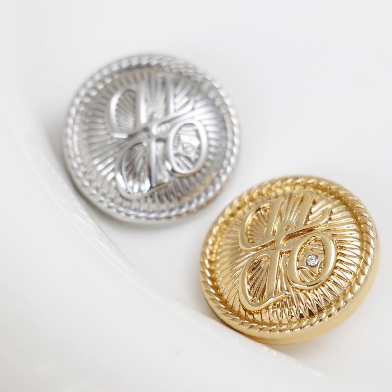 ・素材: 合金・形状: 足付きボタン・用途: ジャケット、スーツ、コート、セーター・カラー展開: シルバー、ゴールド・サイズ展開: 17mm、22mm