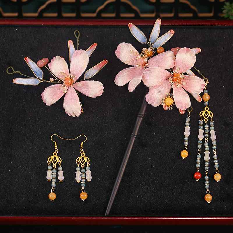 乐天商城 - ヘッドドレス レディース 髪飾り ヘアアクセサリー チャイナ風 レトロ 伝統工芸風 フィリグリー風 花嫁 ウエディング 結婚式 前撮り 和装 振袖 成人式 花 フラワー グラデーション 個性的 かわいい 上品 高級感 ピンク レッド 春夏