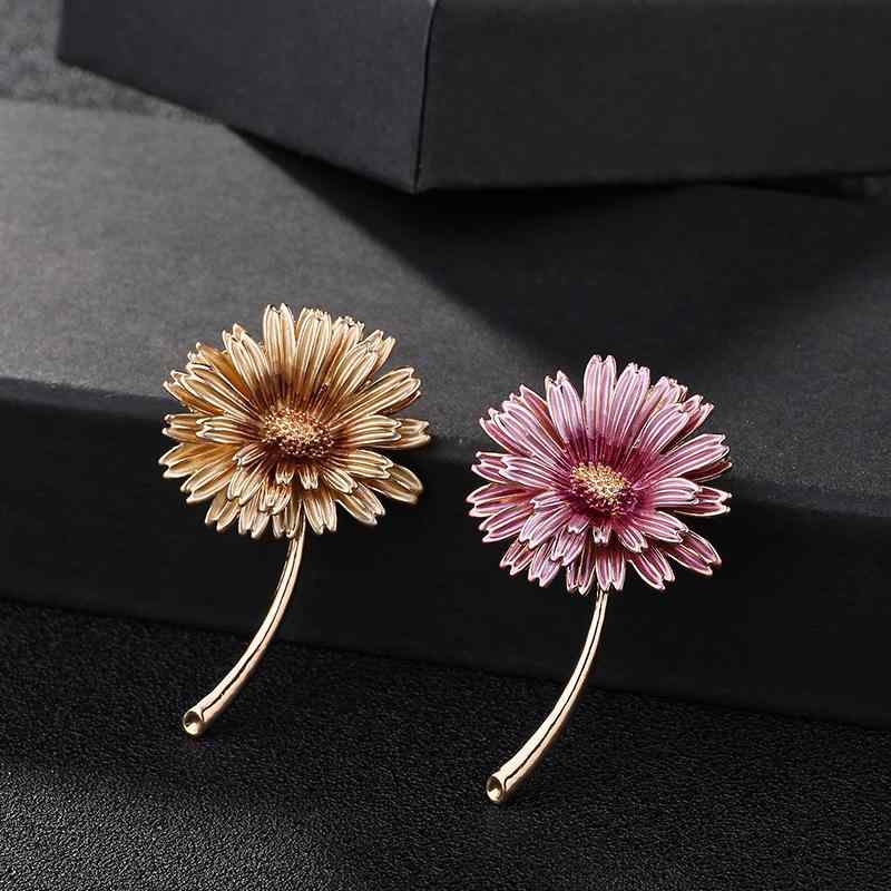 ブローチ レディース デイジー 雛菊 花型 フラワー コサージュ ピンバッジ アクセサリー 合金 エナメル かわいい フェミニン 華やか 上品 高級感 普段使い 結婚式 ピンク イエロー 春夏 フォーマル きれいめ 大人