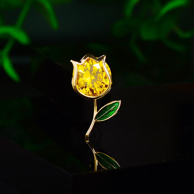 樂天商城 - ブローチ レディース チューリップ 花 フラワー ピンバッジ アクセサリー ジルコニア 電気メッキ加工 高級感 シンプル おしゃれ かわいい 華やか 衣服固定 カジュアル フォーマル 通勤 オフィス 黄 赤 夏
