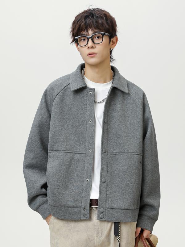 ・カテゴリ: ジャケット・スタイル: ストリート系・ターゲット: 18-24歳、青年・襟の形状: ラペル・シルエット: ルーズ・厚さ: 普通0・柄: 無地・メイン素材: 綿 52.3%・裏地素材: ポリエステル ・着用シーン: カジュアル・裾の: ストレートヘム・着用方法: アウター・袖丈: 長袖・袖の形状: レギュラー・カラー展開: ブラック、ダークヘザーグレー・サイズ展開: M、L、XL、XXL・性別: メンズ