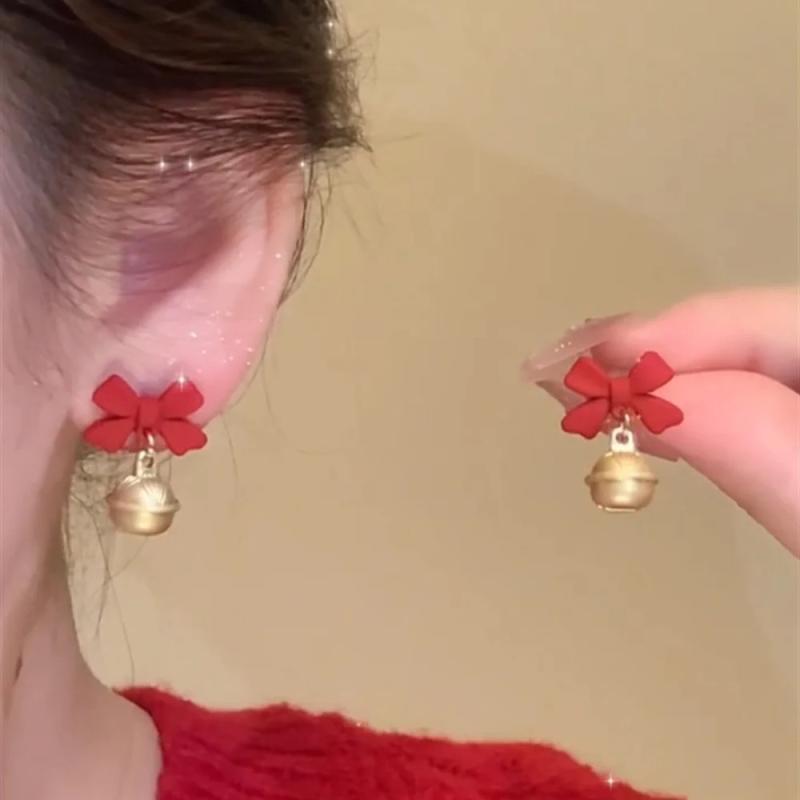 Red Coral - ピアス レディース 赤 リボン 鈴 ベル スタッド クリスマス 雰囲気 高級感 個性的 上品 スイート 大人かわいい 合金 電気メッキ加工 通勤 デイリー パーティー 春夏 ファッション小物 アクセサリー 華やか フェミニン エレガント こなれ