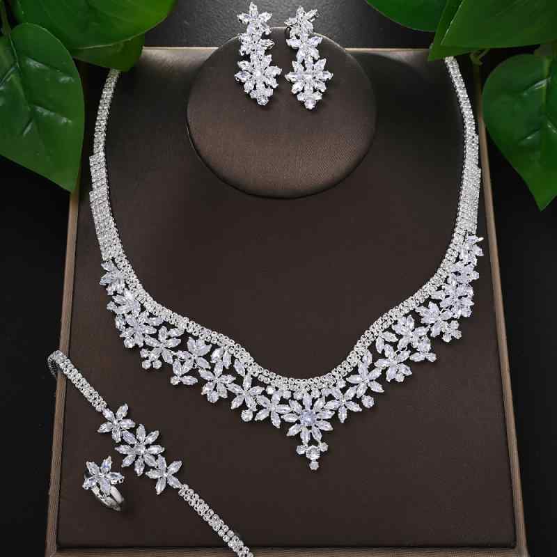Pearl White - ネックレスセット レディース アクセサリー ジュエリー ピアス ブレスレット 4点 ジルコニア フラワー モチーフ 花 繊細 上品 エレガント 高級感 結婚式 二次会 パーティー シルバー 電気メッキ加工 華やか フォーマル