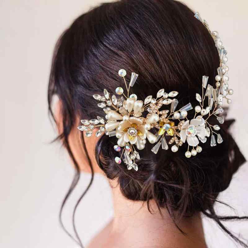 ヘッドドレス レディース 結婚式 ブライダル ウェディング 花嫁 ラインストーン クリスタル ジルコニア フラワー モチーフ ヘアアクセサリー カチューシャ ハンドメイド ゴールド パーティー ビジュー 華やか 高級感