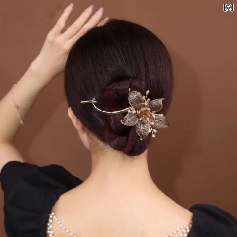 ヘアアクセサリー レディース U字ピン 髪飾り ハンドメイド 銅合金 クリスタル 花 フラワー 華やか 上品 高級感 大人 かわいい おしゃれ まとめ髪 アレンジ 結婚式 お呼ばれ 二次会 普段使い シャンパン ブラックグレー 春夏