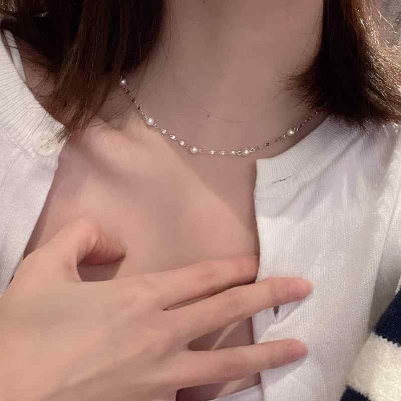 Coral Pink - ネックレス レディース ペンダント アクセサリー ジュエリー 淡水パール パール 小粒 小ぶり 華奢 繊細 ステーション 鎖骨チェーン チョーカー 上品 高級感 ハンドメイド 幾何学 普段使い 結婚式 春夏 ホワイト