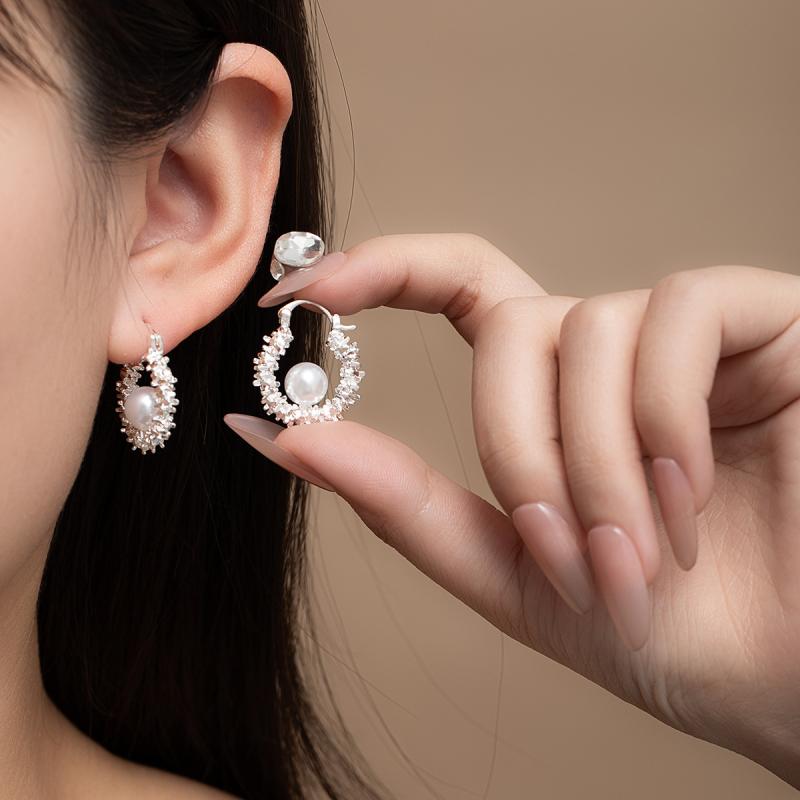 Rubellite - ピアス レディース 耳飾り アクセサリー 韓国 高級感 パール フープ シルバー 亜鉛合金 上品 性 幾何学模様 U字型 ラウンド オーバル リング 電気メッキ加工 おしゃれ かわいい エレガント 華奢 春夏 普段使い 通勤 パーティー