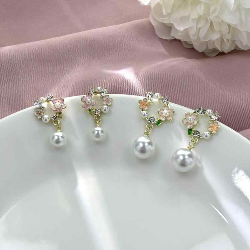 Rubellite - ピアス レディース フラワー パール ピンク シルバー 揺れる 耳飾り アクセサリー ジュエリー 春夏 清楚 かわいい 優しい 雰囲気 フェミニン ガーリー 電気メッキ加工 亜鉛合金 高級感 普段使い 結婚式 お呼ばれ