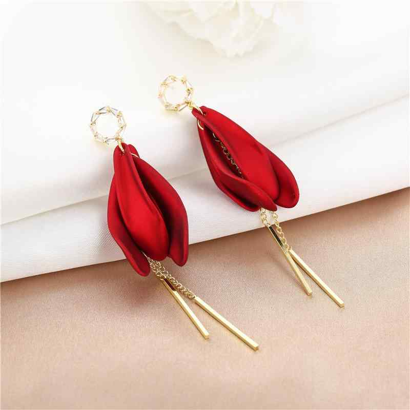 Cubic Zirconia - ピアス レディース シルバー 赤 花びら フラワー バラ 薔薇 ロング フリンジ タッセル 揺れる 大ぶり 上品 華やか お祝い パーティー 結婚式 レトロ ヴィンテージ風 電気メッキ加工 合金 春夏