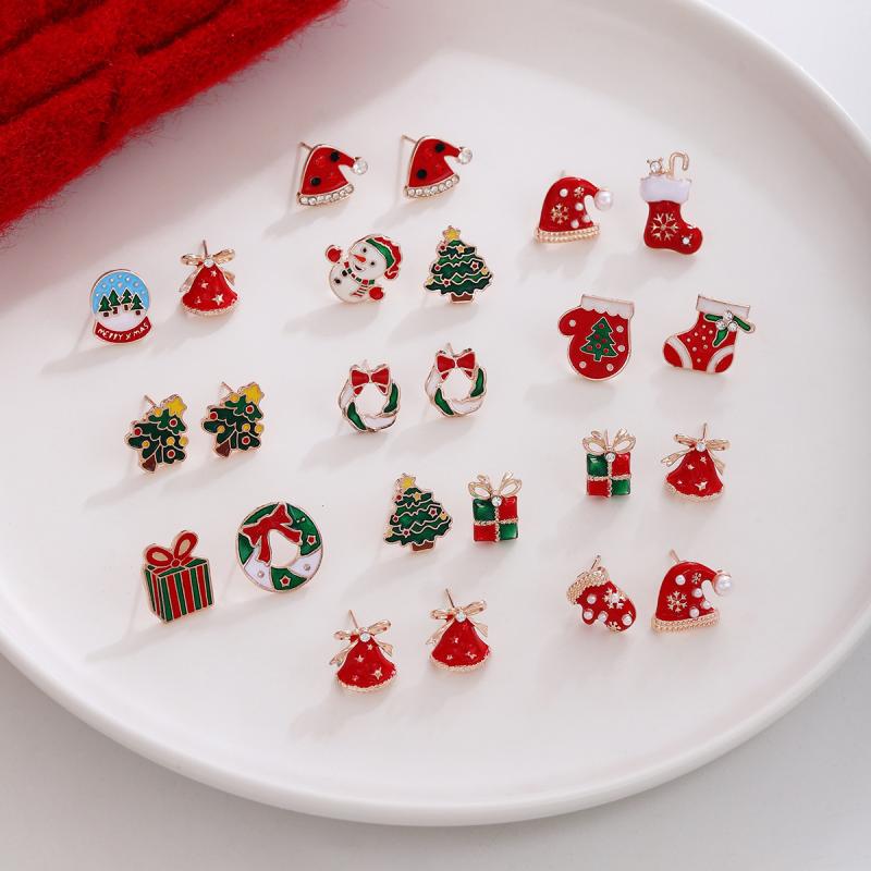 石榴石 - ピアス レディース クリスマス リース アシンメトリー 鈴 ツリー 上品 高級感 耳飾り ジュエリー アクセサリー サンタクロース トナカイ 雪だるま スノーマン ホワイト レッド グリーン 秋冬 かわいい おしゃれ パーティー