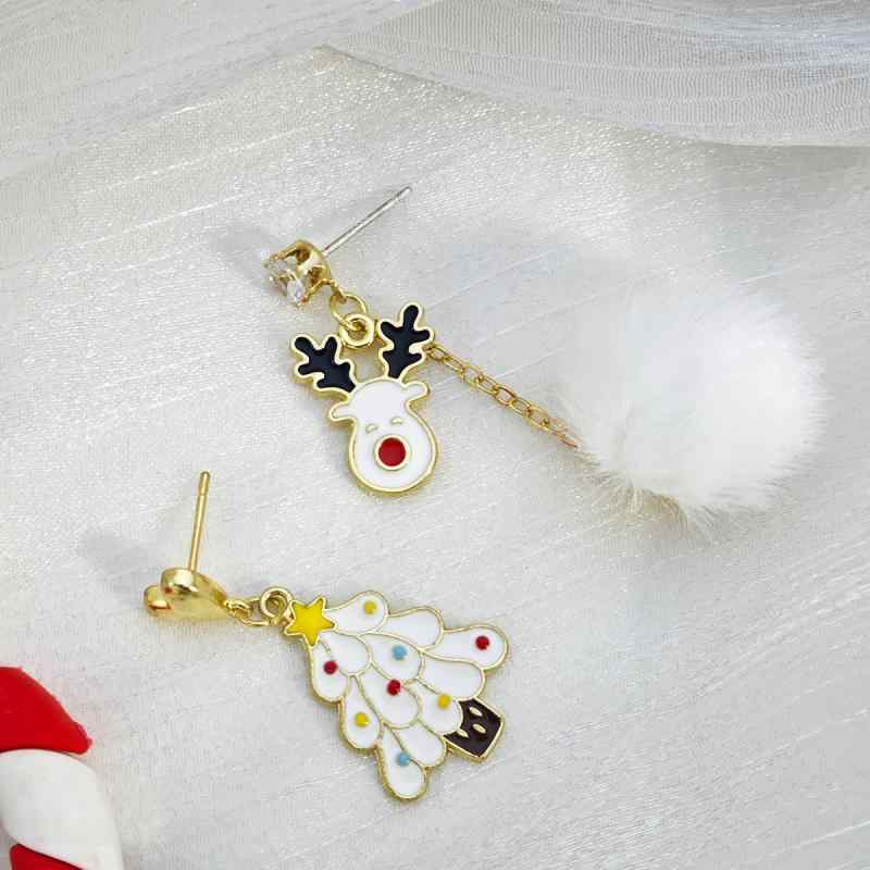 ピアス レディース サンタクロース クリスマスツリー トナカイ 雪だるま かわいい シルバー アシンメトリー 揺れる ファーボール ジルコニア アクセサリー エナメル ヴィンテージ風 秋冬 クマ パーティー 普段使い(4.0)