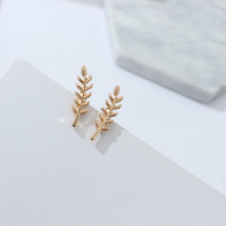 Rubellite - ピアス レディース 韓国 上品 繊細 羽 フェザー 葉 リーフ 植物 モチーフ 耳飾り アクセサリー 合金 電気メッキ加工 黒 金 銀 個性的 合わせやすい カジュアル デイリー 普段使い 大人かわいい 春夏 スイート