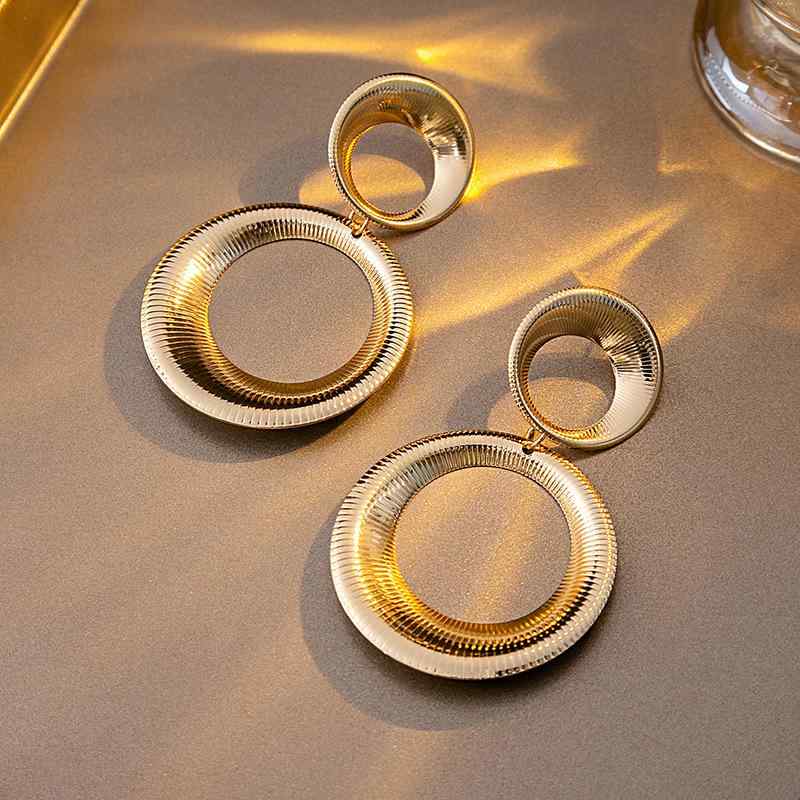 ・カテゴリ: 耳飾り・素材: 金属・: 幾何学、サークル・加工: 電気メッキ・スタイル: ラグジュアリー、コンミューター、ファッション・対象: レディース