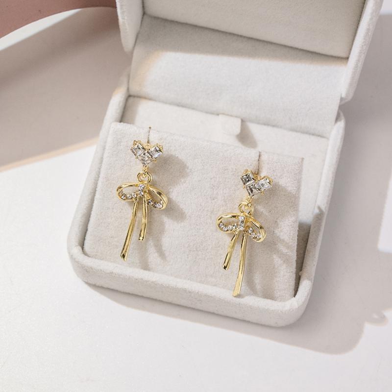 Earrings - ピアス レディース ハート リボン 蝶結び ジルコニア ラインストーン シルバー 韓国 シンプル 高級感 揺れる 亜鉛合金 電気メッキ加工 トレンド 通勤 オフィス フォーマル 春夏 華奢 アクセサリー 上品 かわいい