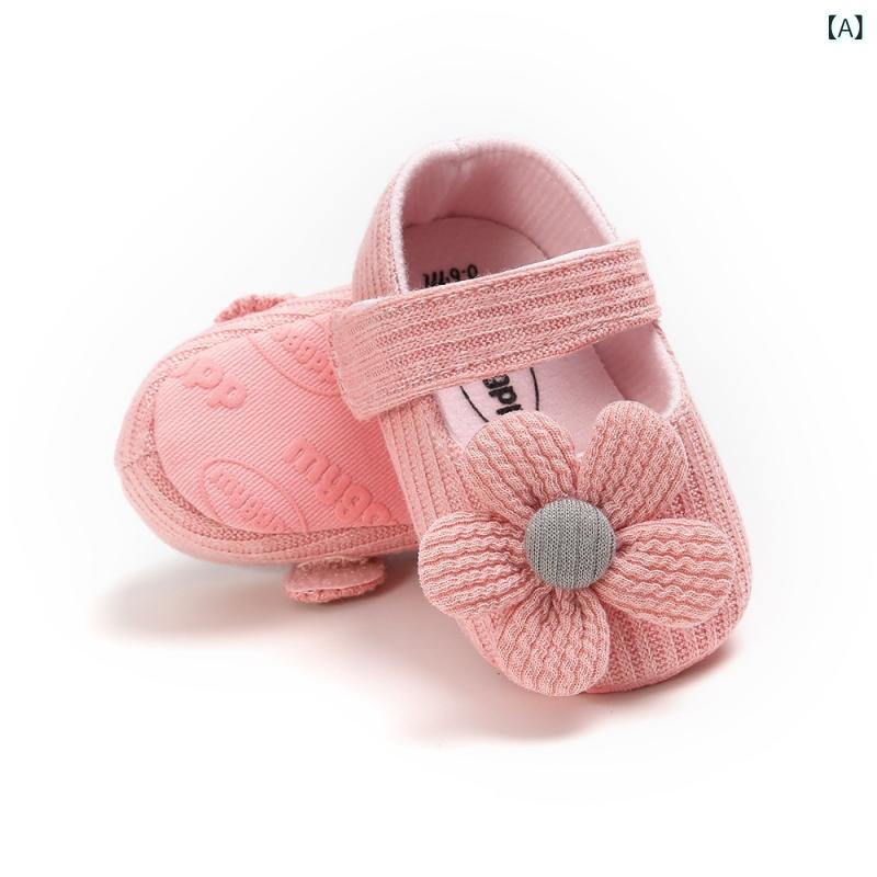ベビーシューズ 女の子 ファーストシューズ 赤ちゃん靴 プレシューズ 柔らかい ソフトソール 花柄 リボン かわいい 布製 通気性 滑り止め 面ファスナー ピンク レッド ホワイト オールシーズン 軽量 履きやすい お出かけ 普段使い