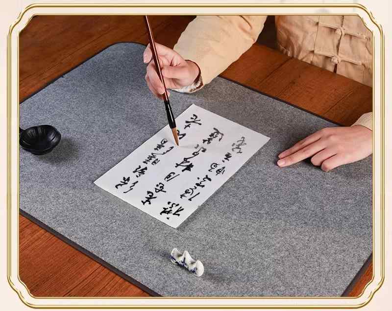 ・カラー展開: グレー、ブラウン・サイズ展開: 40cm x 60cm、50cm x 70cm、60cm x 80cm、50cm x 100cm