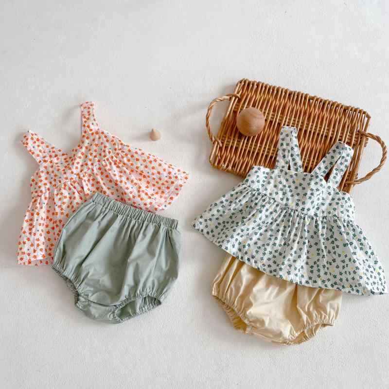 ・カテゴリ: 子供服セットアップ・対象: 女の子・スタイル: カジュアル、カントリー風・セット点数: 2点セット・袖丈: ノースリーブ・ボトムス丈: ショート丈・柄: 無地・素材: 綿・仕様: プルオーバー・カラー展開: オレンジ、グリーン・サイズ展開: 66cm、73cm、80cm、90cm、100cm