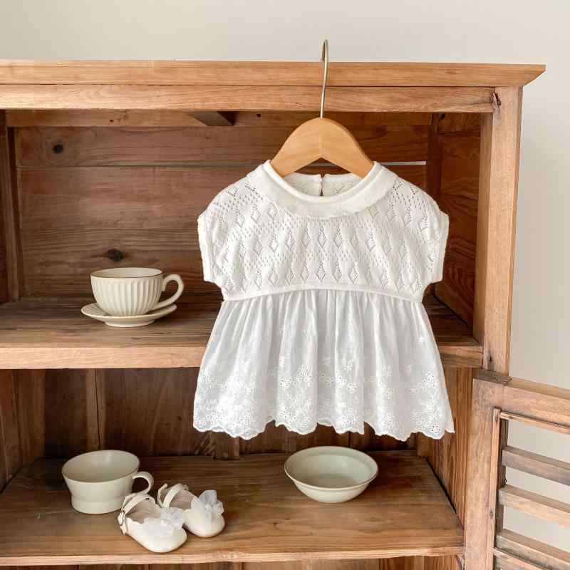 ・カテゴリ: 子供用ニットウェア・性別: 女の子用・スタイル: プリンセス風・加工: 柔軟加工・素材: 綿・ネックライン: クルーネック・袖丈: 半袖・仕様: プルオーバー・柄: 無地・毛糸の太さ: 細め・カラー: オフホワイト・サイズ展開: 73cm, 80cm, 90cm, 100cm, 110cm