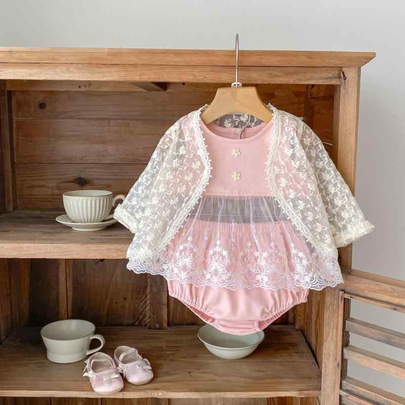 ・カテゴリ: 子供服セット・対象: 女の子・スタイル: スウィート・セット内容: パンツセット・セット数: 2点セット・対象年齢: 1〜3歳・袖丈: ノースリーブ・柄: 無地・要素: レース、キュート・主な素材: 綿 93%・カラー展開: ピンク・サイズ展開: 73cm、80cm、90cm、100cm、110cm