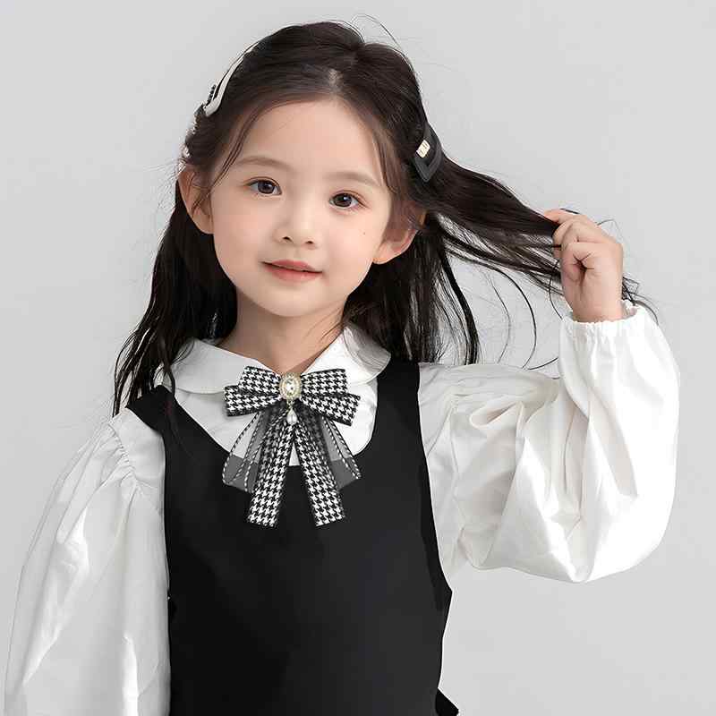 乐天商城 - 蝶ネクタイ 男の子 女の子 ベビー キッズ 子供 襟飾り リボン ブローチ クリップ フォーマル 発表会 入学式 チェック柄 サテン パール ビジュー ラインストーン かわいい 高級感 清楚 上品 春夏 黒 ベージュ