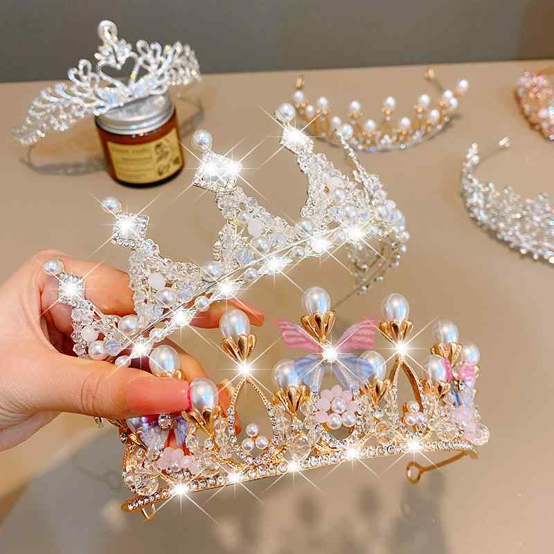 カチューシャ キッズ 女の子 ティアラ 王冠 大きめ ヘアアクセサリー 髪飾り 子供用 プリンセス クラウン クリスタル ラインストーン キラキラ かわいい 高級感 シルバー 結婚式 発表会 誕生日 ホワイト ピンク