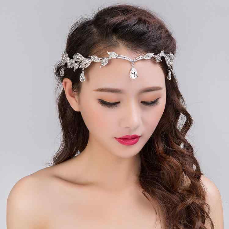 ティアラ レディース 髪飾り ヘアアクセサリー ヘッドドレス 額飾り 結婚式 ブライダル ウェディング 成人式 誕生日 王冠 カチューシャ プリンセス クリスタル ラインストーン ビジュー 合金 高級感 韓国 ホワイト ゴールド ローズゴールド