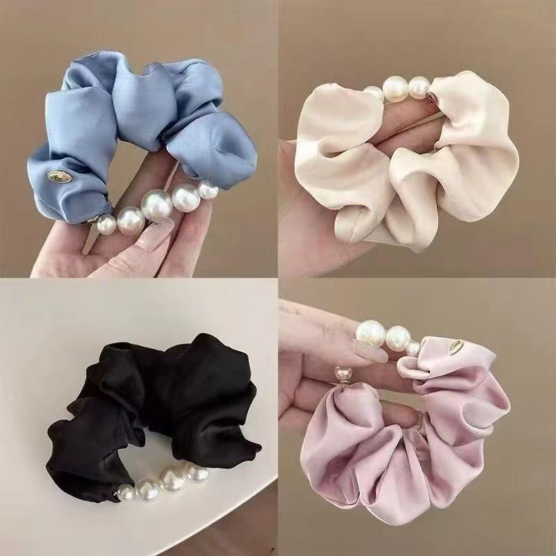 ・カテゴリ: ヘアゴム・加工工程: ハンドメイド・カラー展開: ブラック、ベージュ、ブルー、ピンク・要素: パール・スタイル: 韓国スタイル、スウィート・タイプ: 高弾力