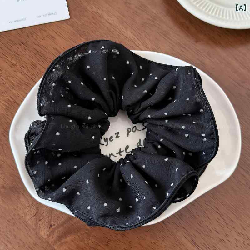 ・カテゴリ: シュシュ・主な素材: チュール・加工: ハンドメイド・カラー展開: ブラックドット、ホワイトドット・: プリーツ・スタイル: 韓国、フェミニン・仕様: 高弾性