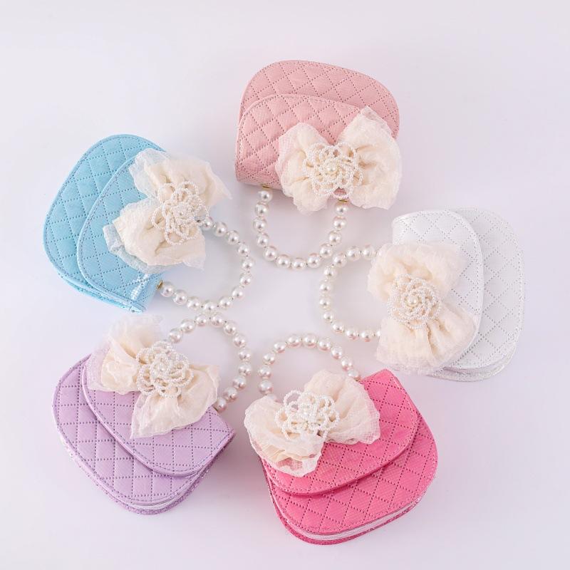 Pochettes - ハンドバッグ 子供用 女の子 ミニトート 鞄 手提げ ポーチ 小銭入れ コインケース リボン パール パール装飾 かわいい プリンセス風 フェイクレザー PU素材 秋冬 ホワイト ピンク ブルー お出かけ 結婚式 発表会