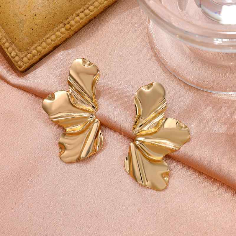 Peridot - ピアス レディース 花 フラワー ペタル 大ぶり 欧米 ヴィンテージ風 アンティーク調 シンプル きれいめ 上品 ゴールド シルバー ブラック マット 艶消し 不規則 合金 電気メッキ加工 アクセサリー ジュエリー